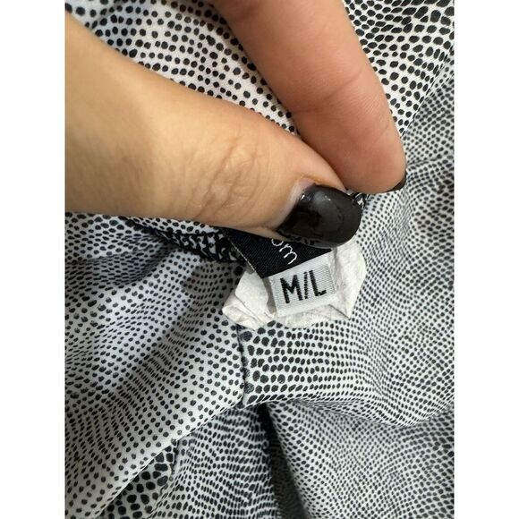 Onzie Leggings Womans size‎ Size M/L Snake Print Black White - Picture 3 of 3